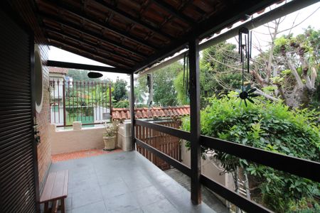 Casa de condomínio à venda com 144m², 3 quartos e 2 vagasSala - Varanda