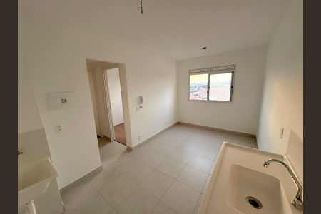 Apartamento para alugar com 33m², 2 quartos e sem vaga Apartamento para alugar com 33m², 2 quartos e sem vagaSala