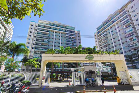 Apartamento para alugar com 73m², 3 quartos e 1 vaga Apartamento para alugar com 73m², 3 quartos e 1 vagaFachada