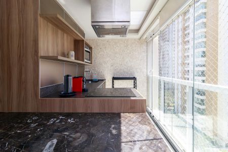 Cozinha de apartamento à venda com 1 quarto, 51m² em Campo Belo, São Paulo