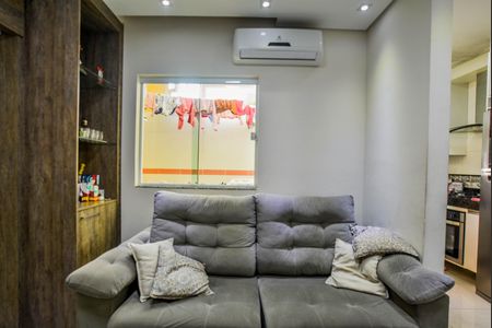 Sala de apartamento à venda com 2 quartos, 53m² em Utinga, Santo André