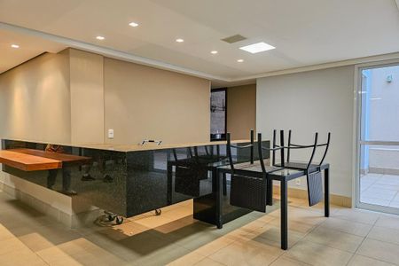 Apartamento à venda com 227m², 4 quartos e 3 vagas Apartamento à venda com 227m², 4 quartos e 3 vagasÁrea comum - Salão de festas