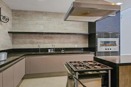 Apartamento à venda com 227m², 4 quartos e 3 vagas Apartamento à venda com 227m², 4 quartos e 3 vagasÁrea comum - Churrasqueira