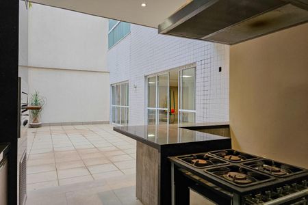 Apartamento à venda com 227m², 4 quartos e 3 vagas Apartamento à venda com 227m², 4 quartos e 3 vagasÁrea comum - Churrasqueira
