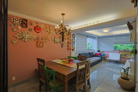 Apartamento à venda com 227m², 4 quartos e 3 vagas Apartamento à venda com 227m², 4 quartos e 3 vagasSala