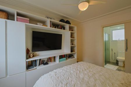 Apartamento à venda com 227m², 4 quartos e 3 vagas Apartamento à venda com 227m², 4 quartos e 3 vagasSuíte