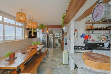 Apartamento à venda com 227m², 4 quartos e 3 vagas Apartamento à venda com 227m², 4 quartos e 3 vagasCobertura