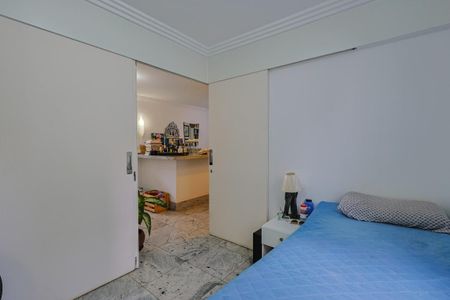 Apartamento à venda com 227m², 4 quartos e 3 vagas Apartamento à venda com 227m², 4 quartos e 3 vagasQuarto 4