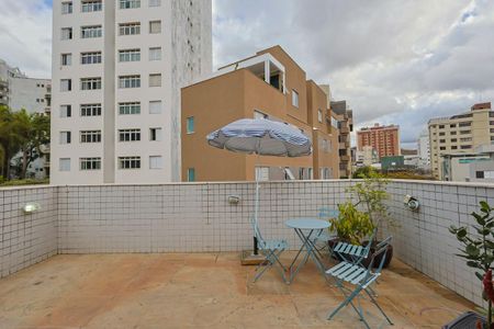Apartamento à venda com 227m², 4 quartos e 3 vagas Apartamento à venda com 227m², 4 quartos e 3 vagasCobertura