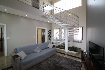 Casa à venda com 280m², 3 quartos e 8 vagasSala 1