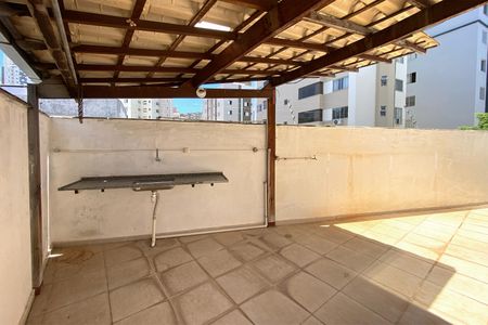 Apartamento à venda com 274m², 4 quartos e 3 vagas Apartamento à venda com 274m², 4 quartos e 3 vagasVaranda coberta