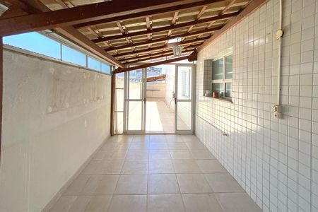 Apartamento à venda com 274m², 4 quartos e 3 vagas Apartamento à venda com 274m², 4 quartos e 3 vagasÁrea de Serviço