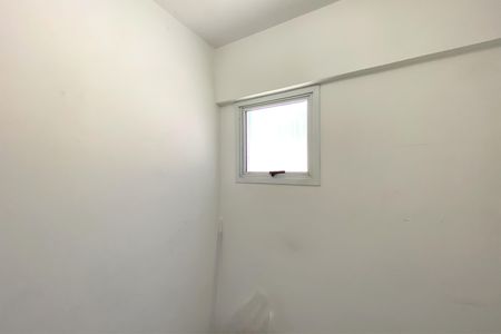 Apartamento à venda com 274m², 4 quartos e 3 vagas Apartamento à venda com 274m², 4 quartos e 3 vagasQuarto de Serviço