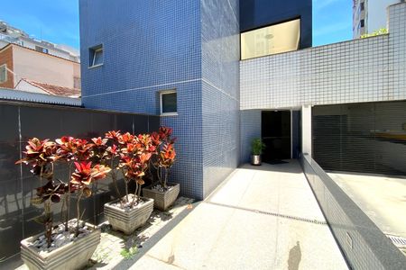 Apartamento à venda com 274m², 4 quartos e 3 vagas Apartamento à venda com 274m², 4 quartos e 3 vagasEntrada