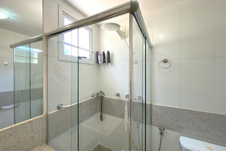 Apartamento à venda com 274m², 4 quartos e 3 vagas Apartamento à venda com 274m², 4 quartos e 3 vagasBanheiro