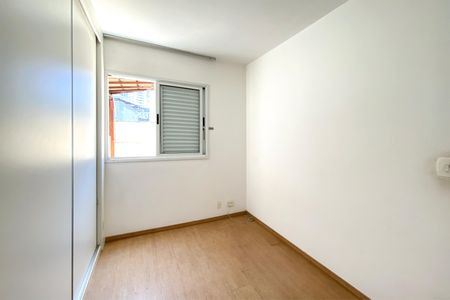Apartamento à venda com 274m², 4 quartos e 3 vagas Apartamento à venda com 274m², 4 quartos e 3 vagasQuarto 2