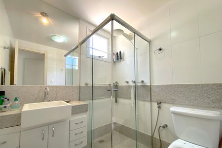 Apartamento à venda com 274m², 4 quartos e 3 vagas Apartamento à venda com 274m², 4 quartos e 3 vagasBanheiro