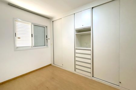 Apartamento à venda com 274m², 4 quartos e 3 vagas Apartamento à venda com 274m², 4 quartos e 3 vagasSuíte 1