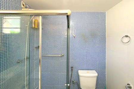 Apartamento à venda com 274m², 4 quartos e 3 vagas Apartamento à venda com 274m², 4 quartos e 3 vagasBanheiro da Suíte 1