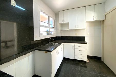 Apartamento à venda com 274m², 4 quartos e 3 vagas Apartamento à venda com 274m², 4 quartos e 3 vagasCozinha