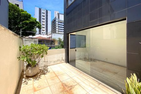 Apartamento à venda com 274m², 4 quartos e 3 vagas Apartamento à venda com 274m², 4 quartos e 3 vagasVaranda