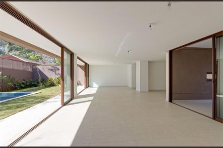 Casa à venda com 4 quartos, 670m² em Jardim dos Estados, São Paulo