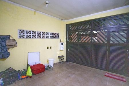 Casa à venda com 132m², 2 quartos e 2 vagas Casa à venda com 132m², 2 quartos e 2 vagasGaragem