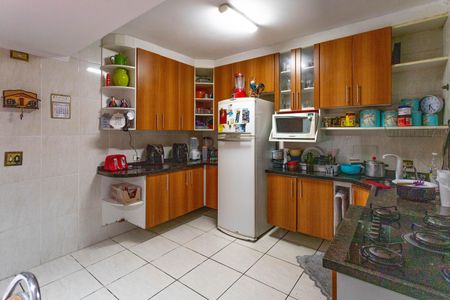 Casa à venda com 132m², 2 quartos e 2 vagas Casa à venda com 132m², 2 quartos e 2 vagasCozinha