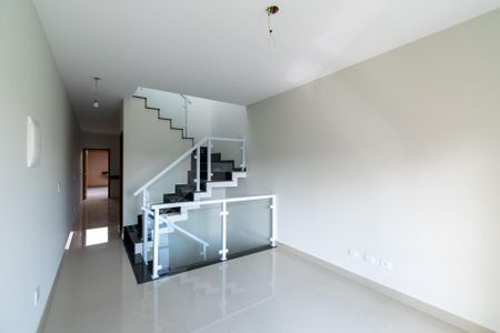 Sala de casa à venda com 3 quartos, 125m² em Cidade Domitila, São Paulo