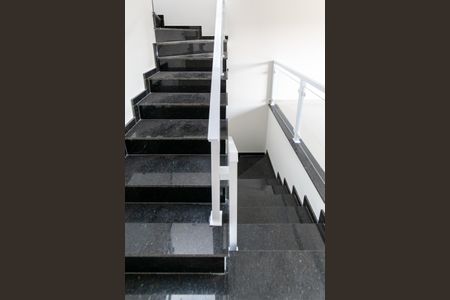 Casa à venda com 125m², 3 quartos e 2 vagasEscadas