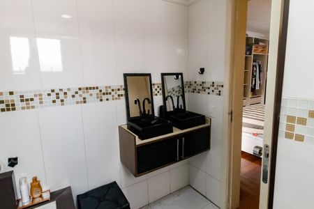 Apartamento à venda com 150m², 3 quartos e 3 vagasBanheiro da Suíte 1