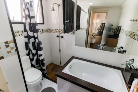 Apartamento à venda com 150m², 3 quartos e 3 vagasBanheiro da Suíte 1