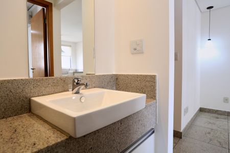 Banheiro de kitnet/studio à venda com 1 quarto, 29m² em Savassi, Belo Horizonte