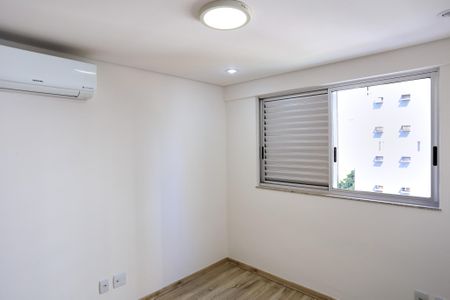 Quarto de kitnet/studio à venda com 1 quarto, 29m² em Savassi, Belo Horizonte