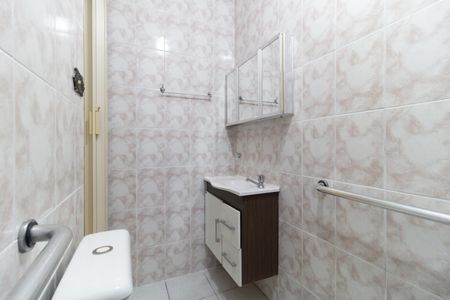 Casa para alugar com 64m², 1 quarto e sem vaga Casa para alugar com 64m², 1 quarto e sem vagaBanheiro