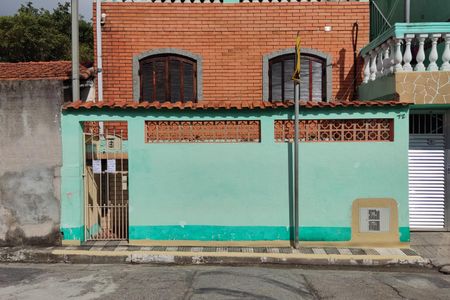 Casa para alugar com 64m², 1 quarto e sem vaga Casa para alugar com 64m², 1 quarto e sem vagaFachada