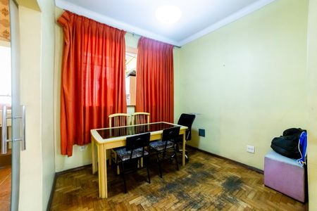 Apartamento à venda com 70m², 4 quartos e sem vagaSala