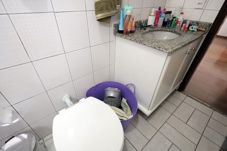 Apartamento à venda com 70m², 2 quartos e 1 vaga Apartamento à venda com 70m², 2 quartos e 1 vagaBanheiro Social