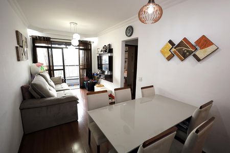 Apartamento à venda com 70m², 2 quartos e 1 vaga Apartamento à venda com 70m², 2 quartos e 1 vagaSala