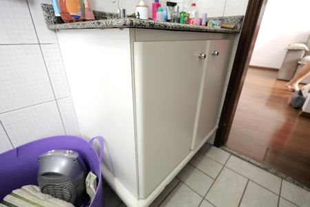 Apartamento à venda com 70m², 2 quartos e 1 vaga Apartamento à venda com 70m², 2 quartos e 1 vagaBanheiro Social