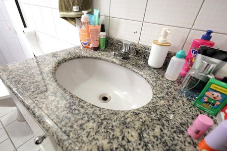 Apartamento à venda com 70m², 2 quartos e 1 vaga Apartamento à venda com 70m², 2 quartos e 1 vagaBanheiro Social