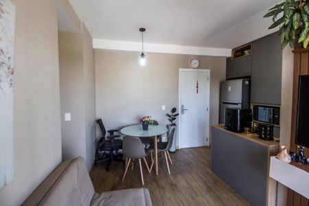 Sala de apartamento à venda com 2 quartos, 57m² em Jardim Timbauhy, Barueri