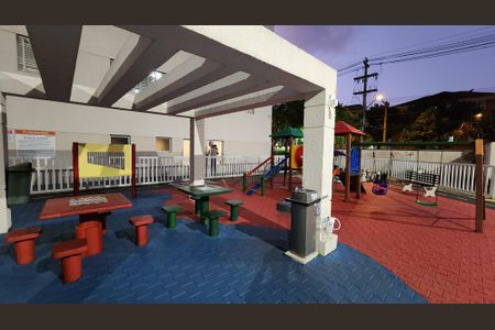 Apartamento para alugar com 64m², 2 quartos e 1 vaga Apartamento para alugar com 64m², 2 quartos e 1 vagaÁrea comum - Playground
