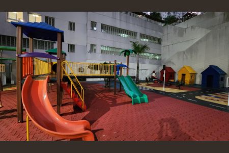 Apartamento para alugar com 64m², 2 quartos e 1 vaga Apartamento para alugar com 64m², 2 quartos e 1 vagaÁrea comum - Playground