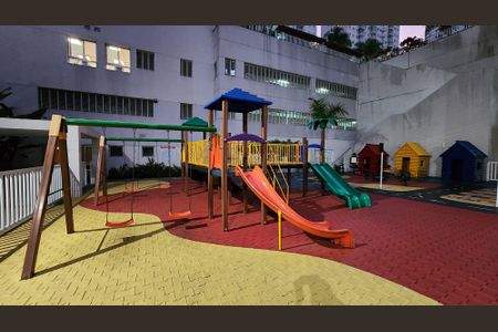 Apartamento para alugar com 64m², 2 quartos e 1 vaga Apartamento para alugar com 64m², 2 quartos e 1 vagaÁrea comum - Playground