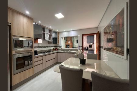 Casa de condomínio à venda com 117m², 2 quartos e 2 vagasCozinha