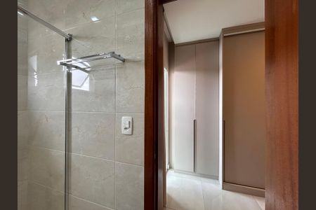 Casa de condomínio à venda com 117m², 2 quartos e 2 vagasBanheiro da Suíte 2