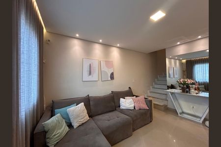 Casa de condomínio à venda com 117m², 2 quartos e 2 vagasSala