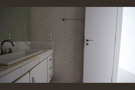 Apartamento à venda com 268m², 3 quartos e 3 vagasBanheiro da Suíte 3