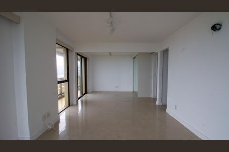 Apartamento à venda com 268m², 3 quartos e 3 vagasSuíte 1